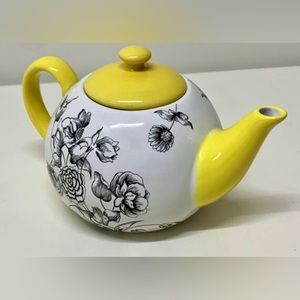 Vintage Discontinued Jennifer Brinley for Certified International Lidded Teapot